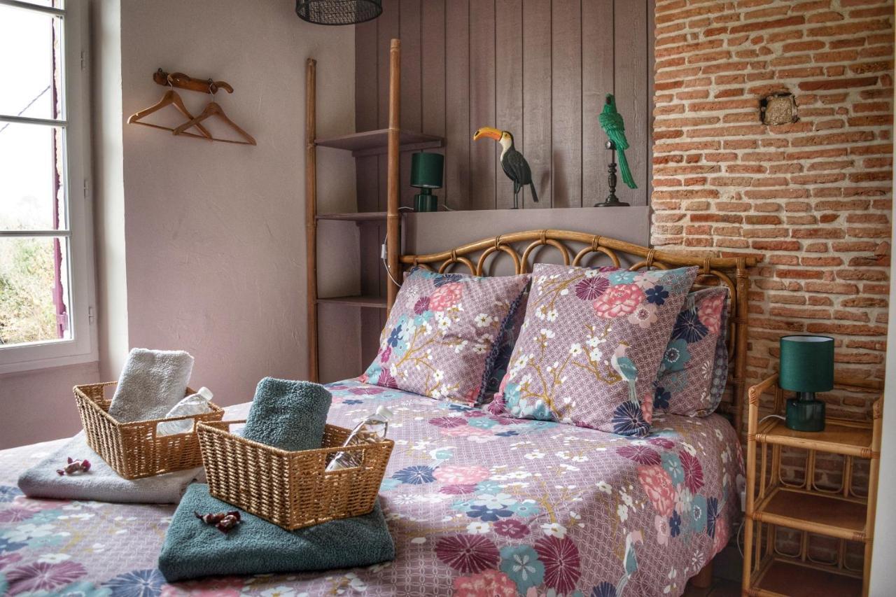 Les Volets Violets Bed and Breakfast Salles  Eksteriør billede