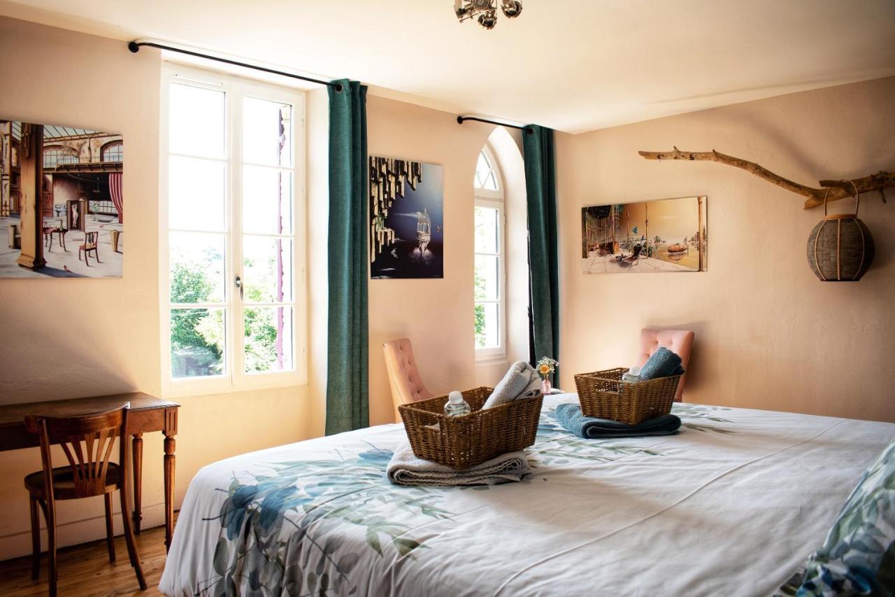Les Volets Violets Bed and Breakfast Salles  Eksteriør billede